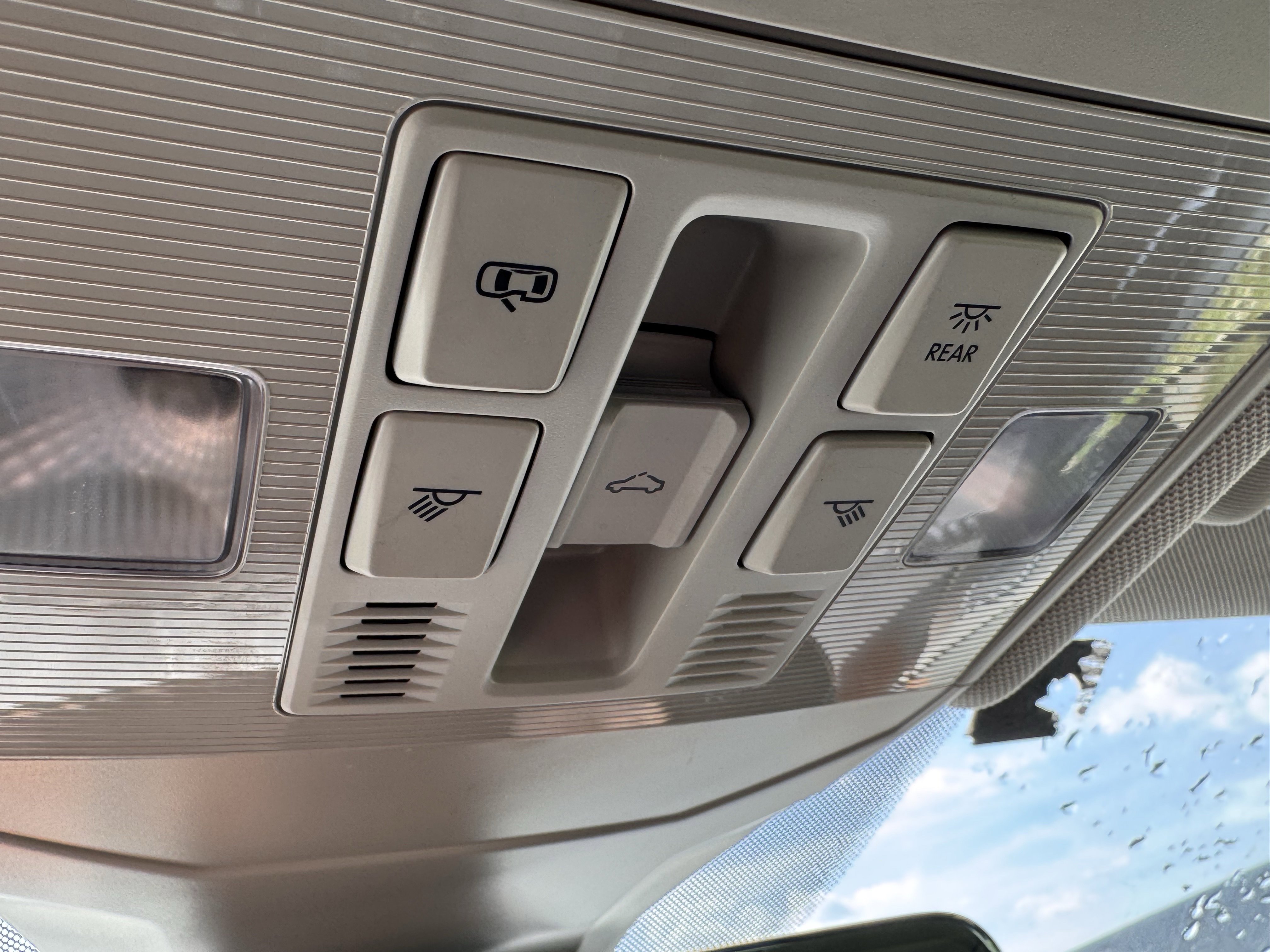 Used 2024 Volkswagen Jetta SEL image 9