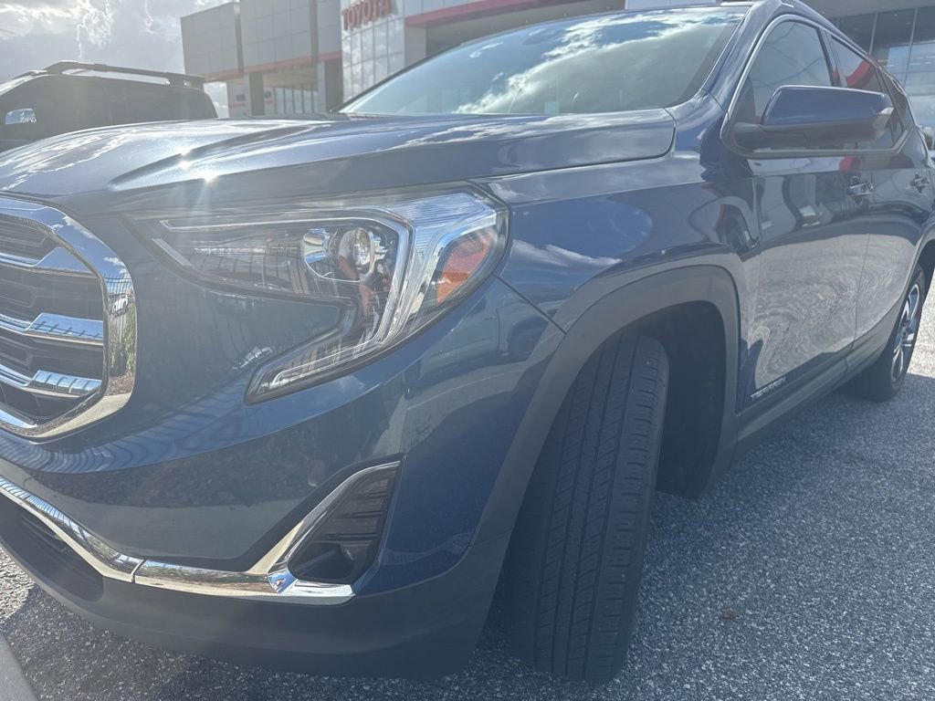 Used 2020 GMC Terrain SLT image 2