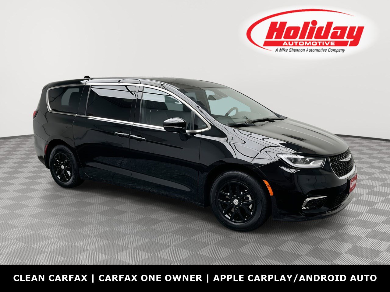 Used 2025 Chrysler Pacifica Select image 1