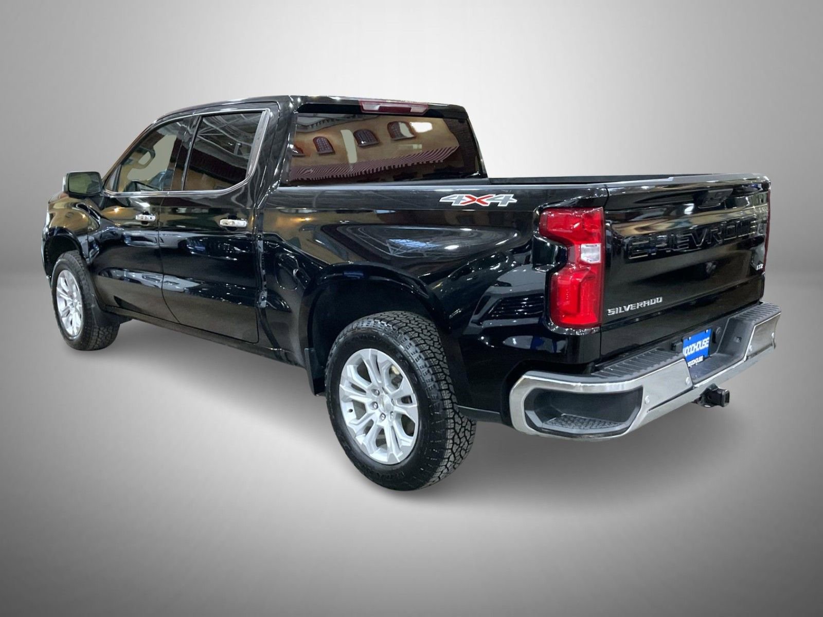 Used 2024 Chevrolet Silverado 1500 LTZ AWD/4WD image 7