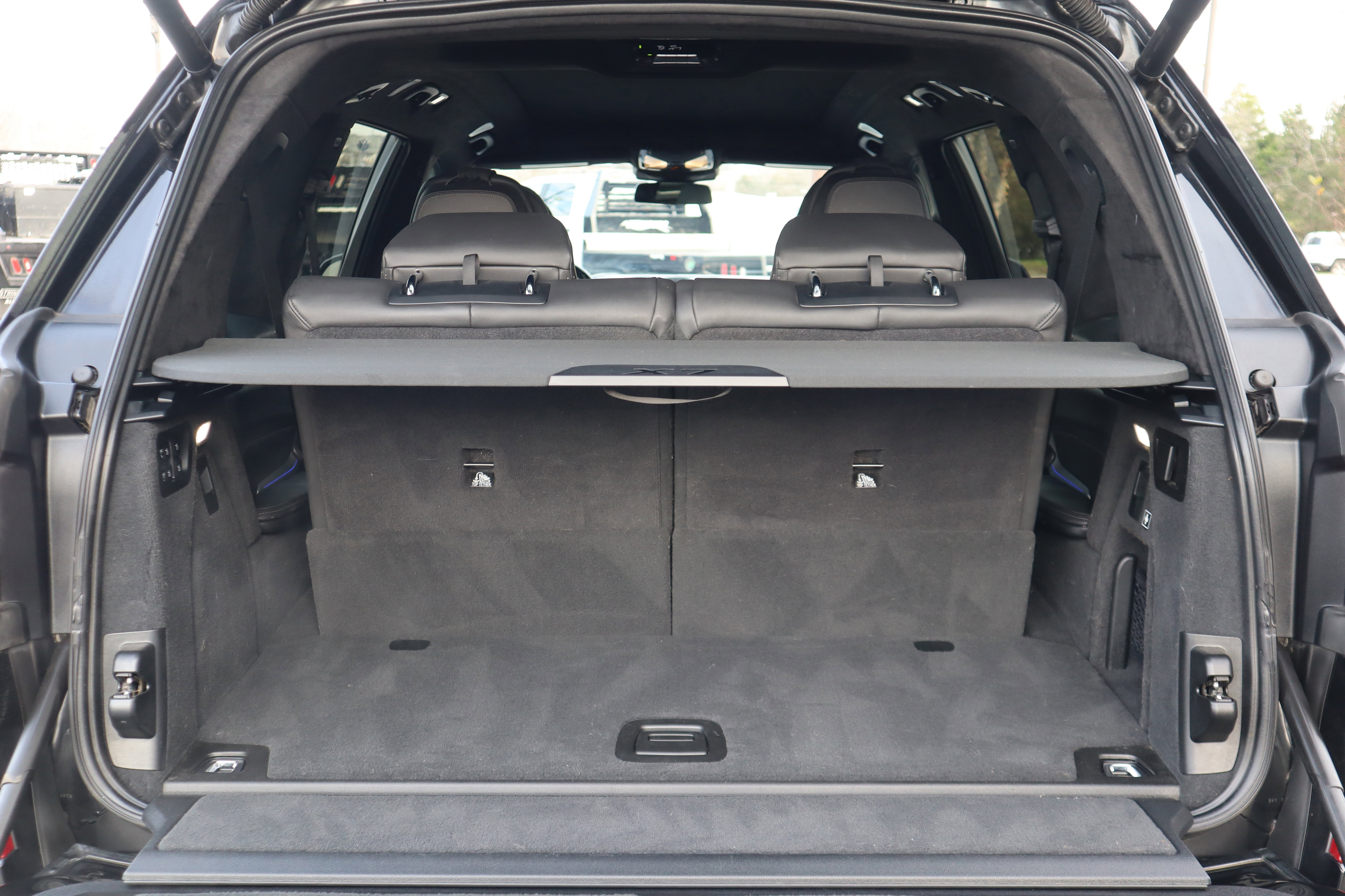 Used 2023 BMW X7 M60i w/ Executive Package image 41