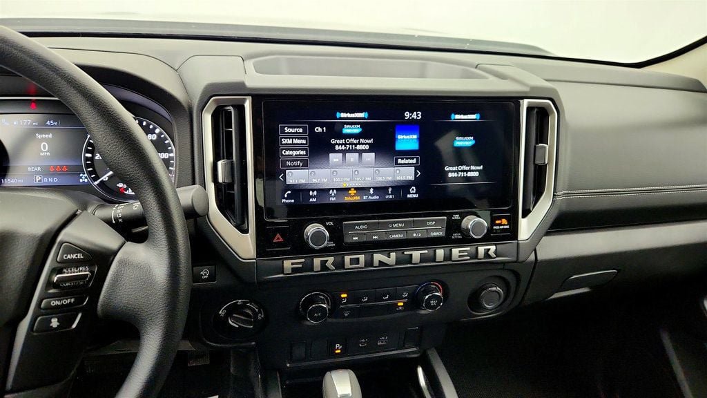 Used 2025 Nissan Frontier SV image 17
