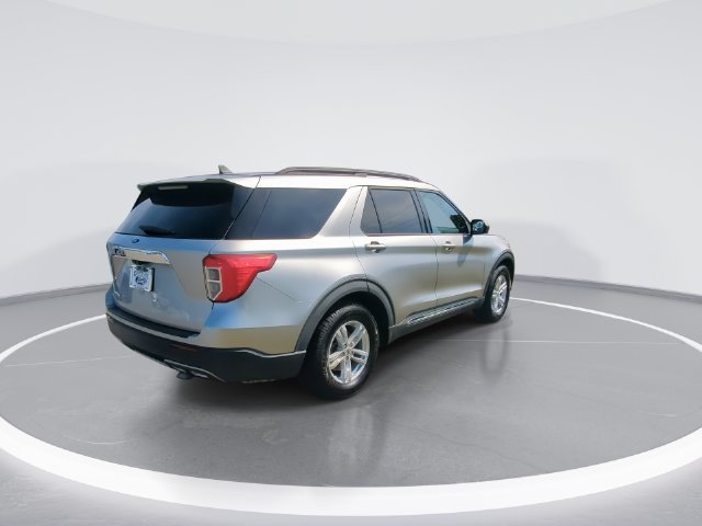 Used 2022 Ford Explorer XLT w/ Equipment Group 202A RWD image 8
