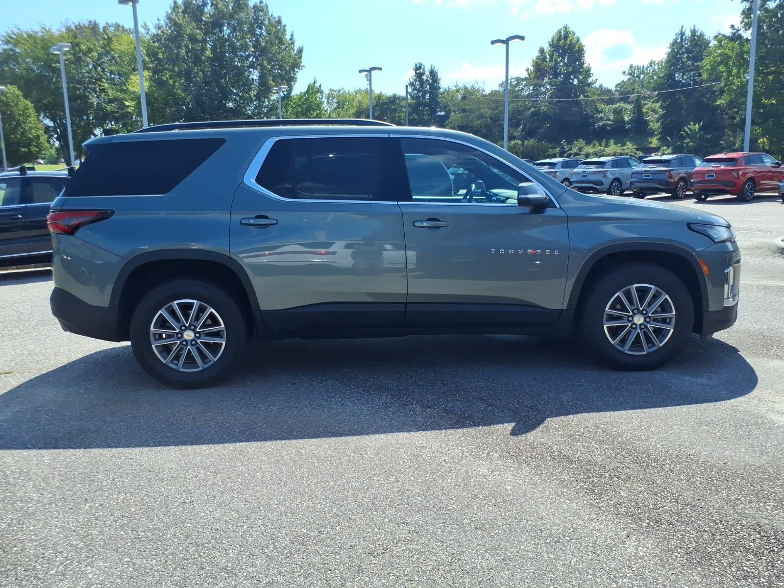 Used 2023 Chevrolet Traverse LT AWD/4WD image 7