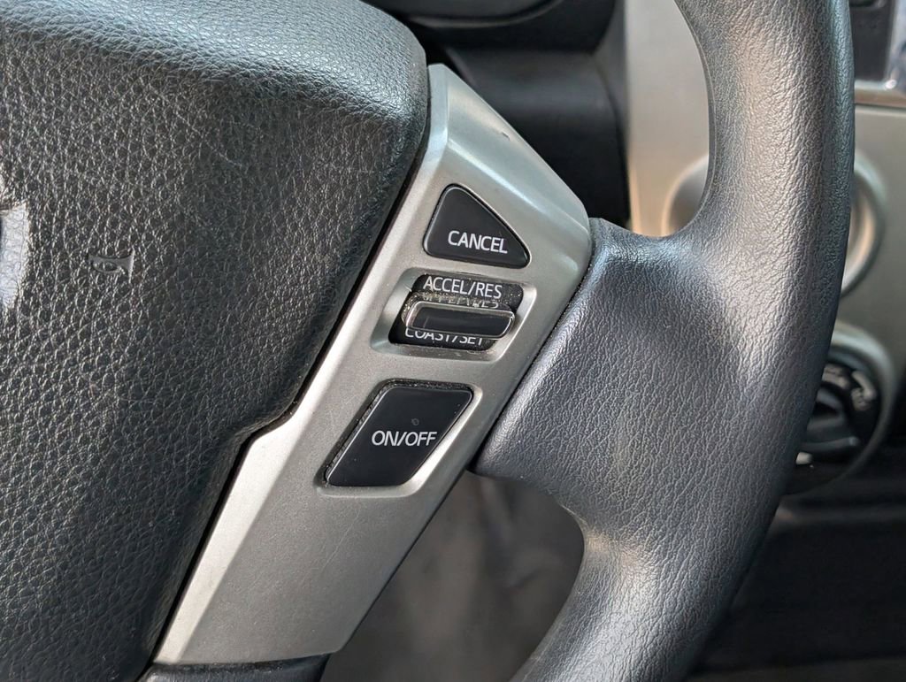 Used 2019 Nissan Titan SV image 19