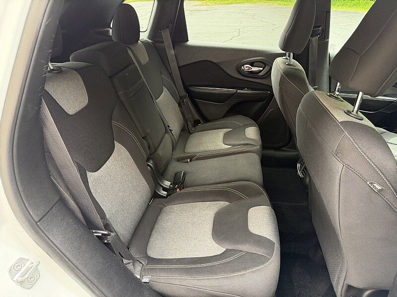 Used 2014 Jeep Cherokee Latitude AWD/4WD image 20
