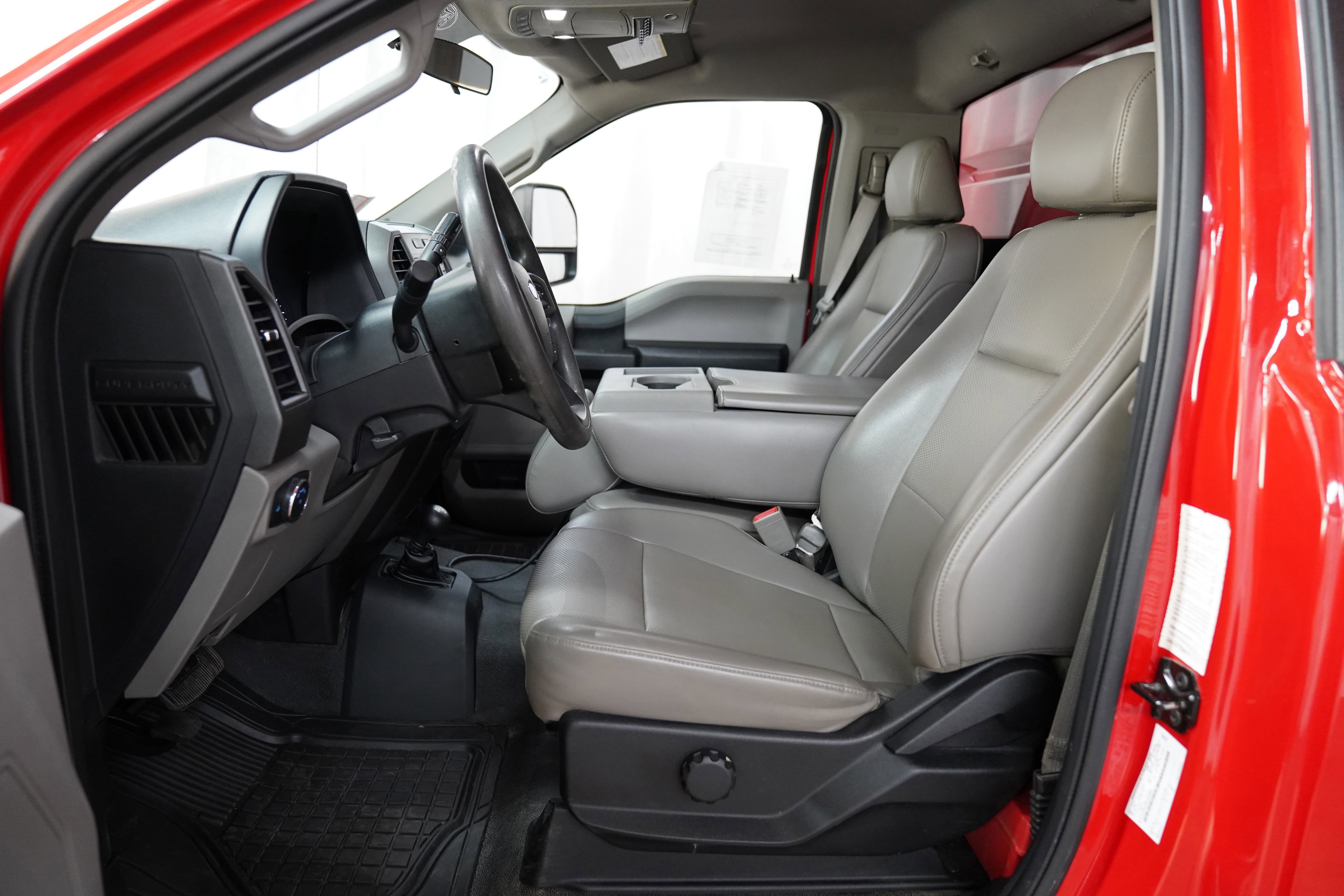 Used 2019 Ford F550 4x4 Regular Cab Super Duty image 4