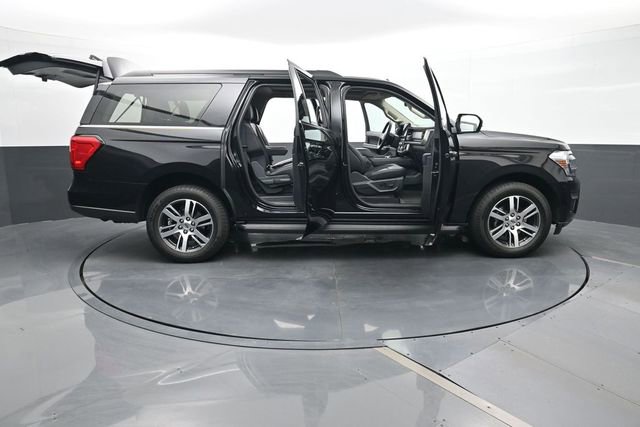 Used 2024 Ford Expedition Max XLT image 33