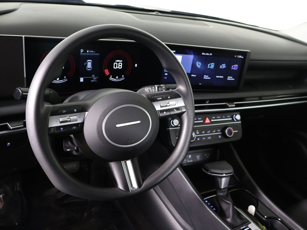 Certified 2025 Hyundai Tucson SE image 22