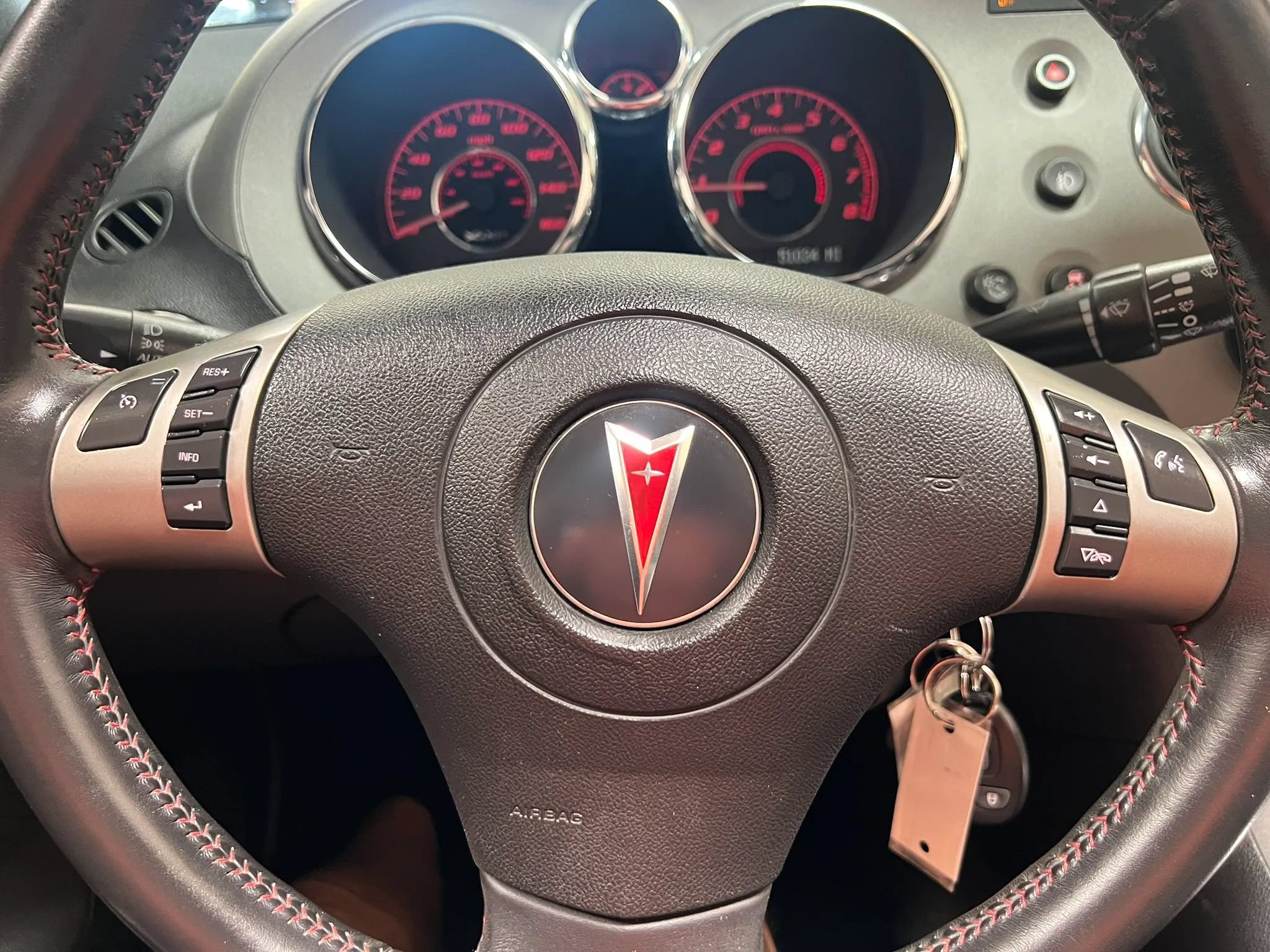 Used 2009 Pontiac Solstice GXP w/ Premium Package RWD image 25