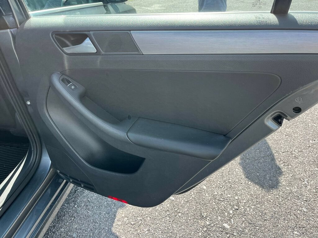 Used 2014 Volkswagen Jetta TDI FWD image 18