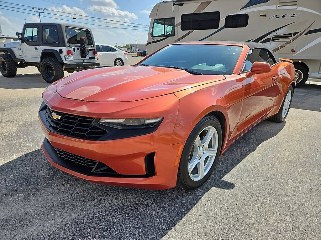 Used 2023 Chevrolet Camaro LT RWD image 1