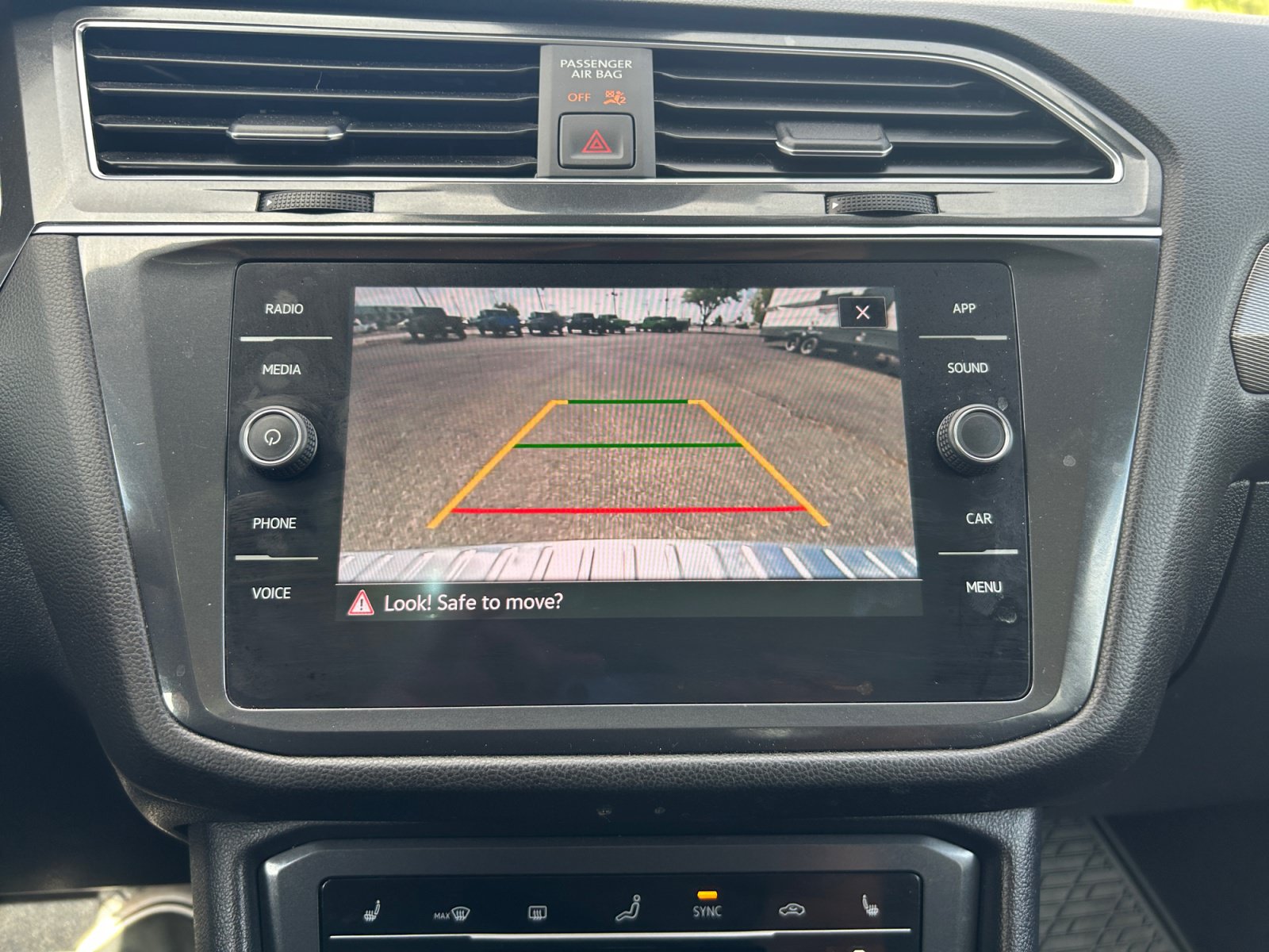 Used 2023 Volkswagen Tiguan SE AWD/4WD image 27