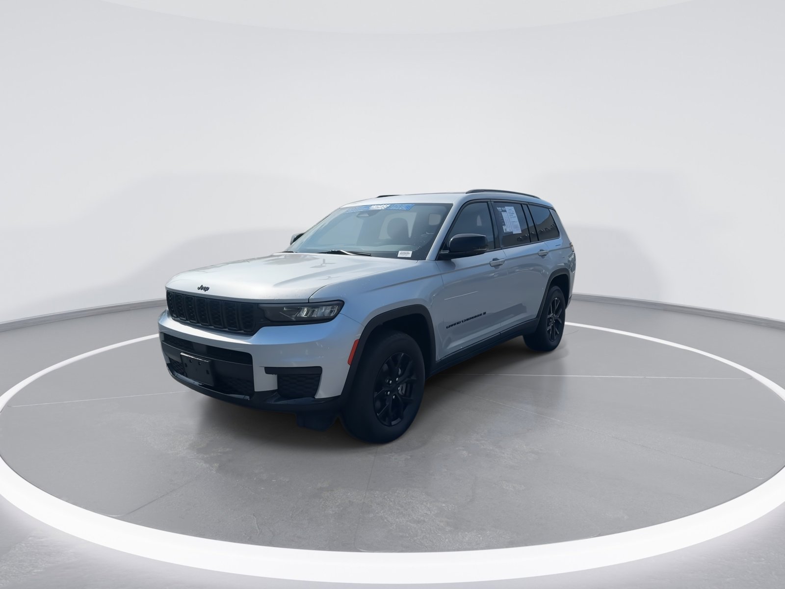 Used 2024 Jeep Grand Cherokee L Laredo AWD/4WD image 5