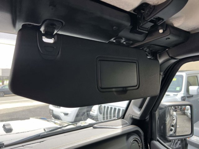 Used 2022 Jeep Gladiator Overland image 31