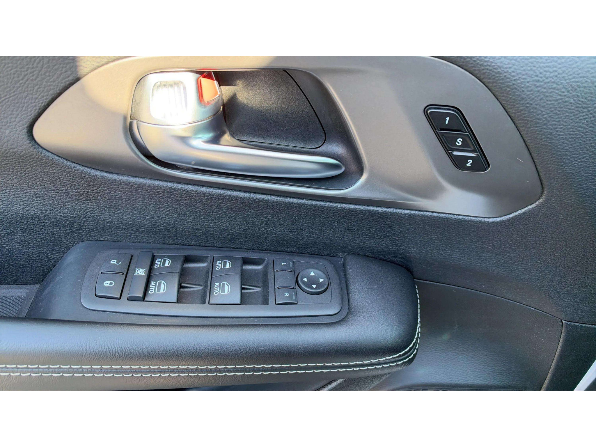 Used 2026 Chrysler Pacifica Select FWD image 21