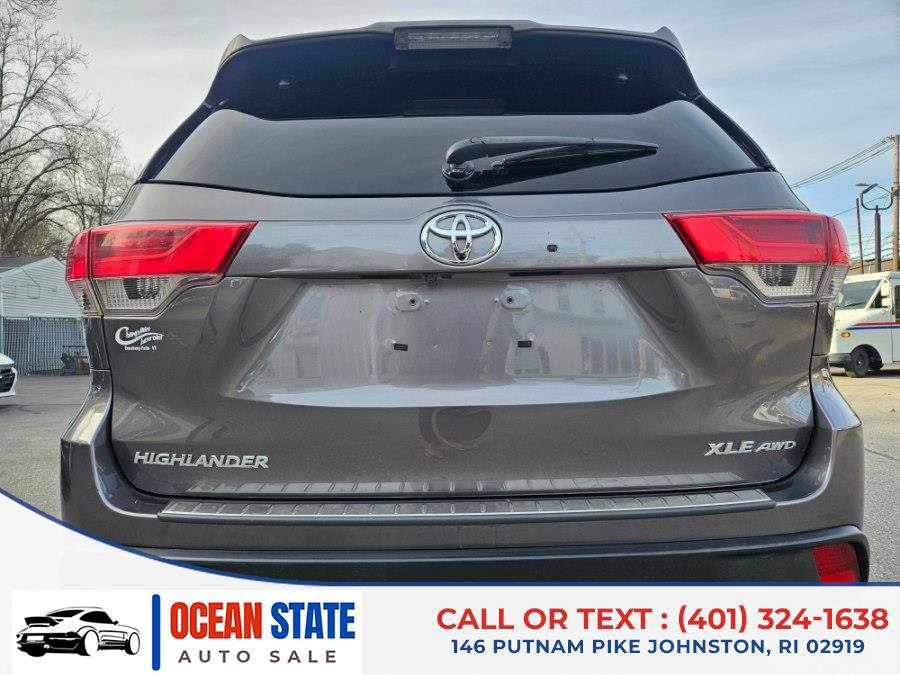 Used 2018 Toyota Highlander XLE image 4