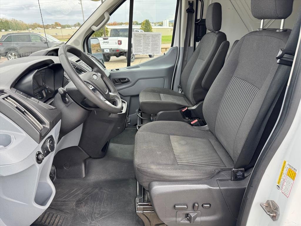 Used 2018 Ford Transit 250 148 Medium Roof image 3