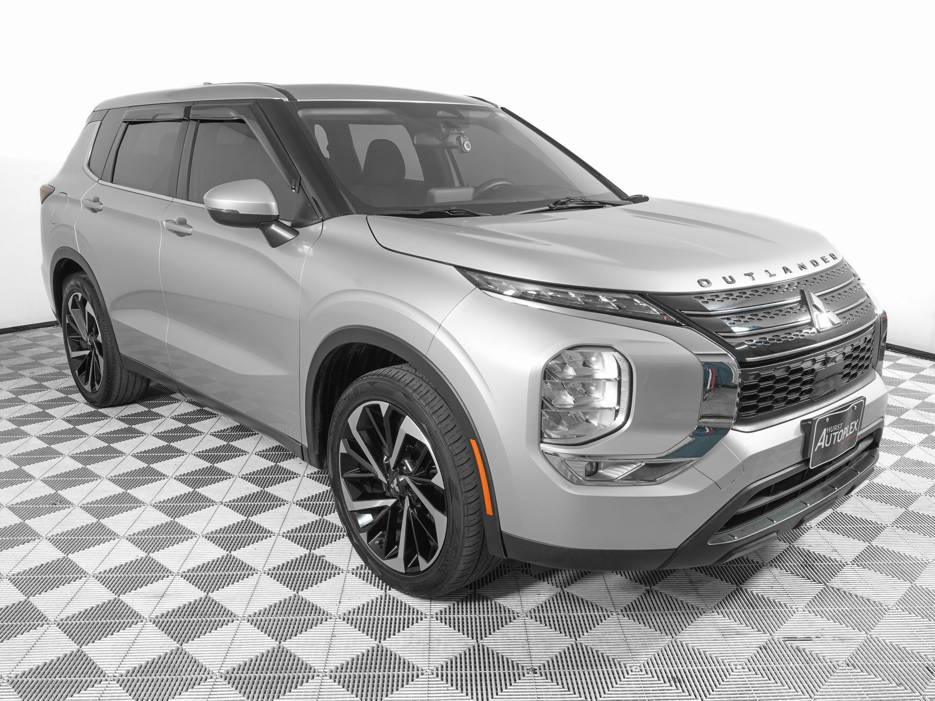 Used 2022 Mitsubishi Outlander ES image 3