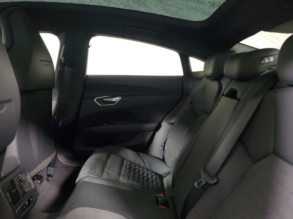 Used 2022 Audi e-tron GT Premium Plus w/ Performance Package image 11