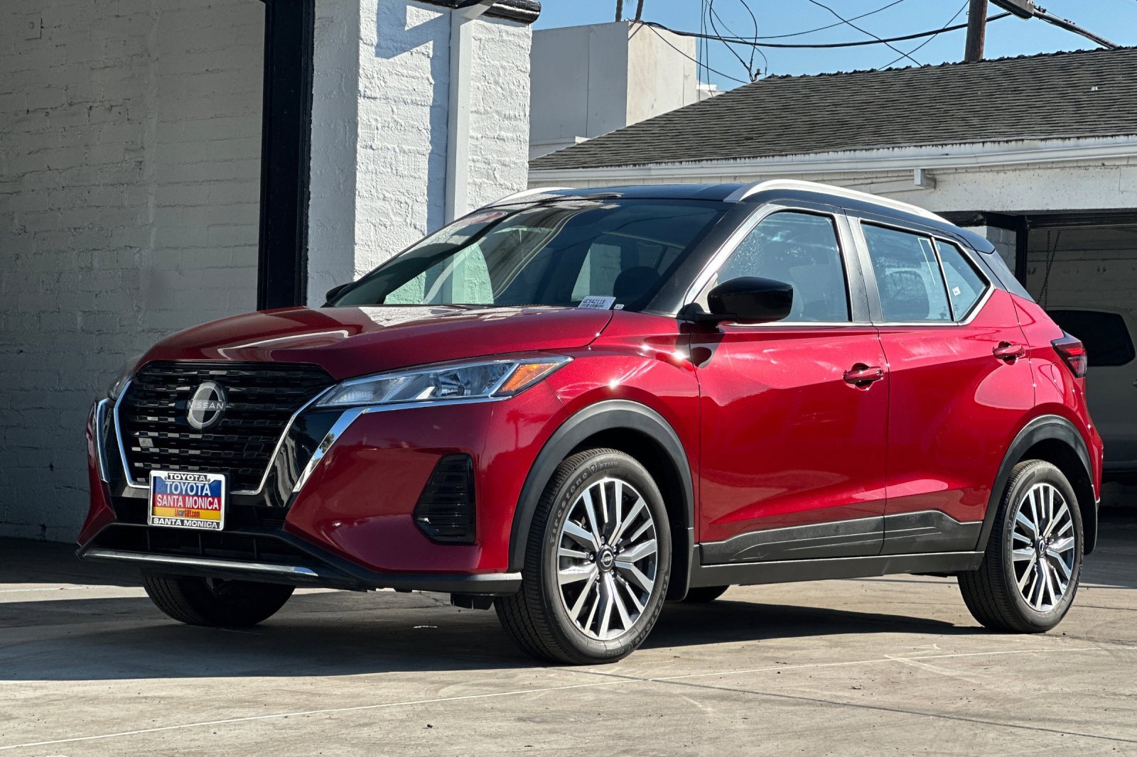 Used 2023 Nissan Kicks SV image 8