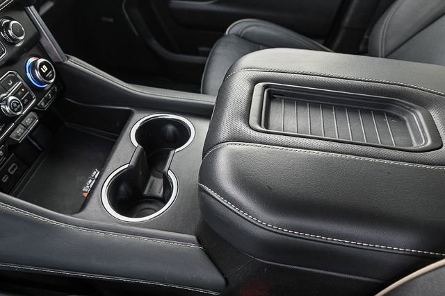 Used 2024 GMC Yukon SLT w/ SLT Luxury Package image 20