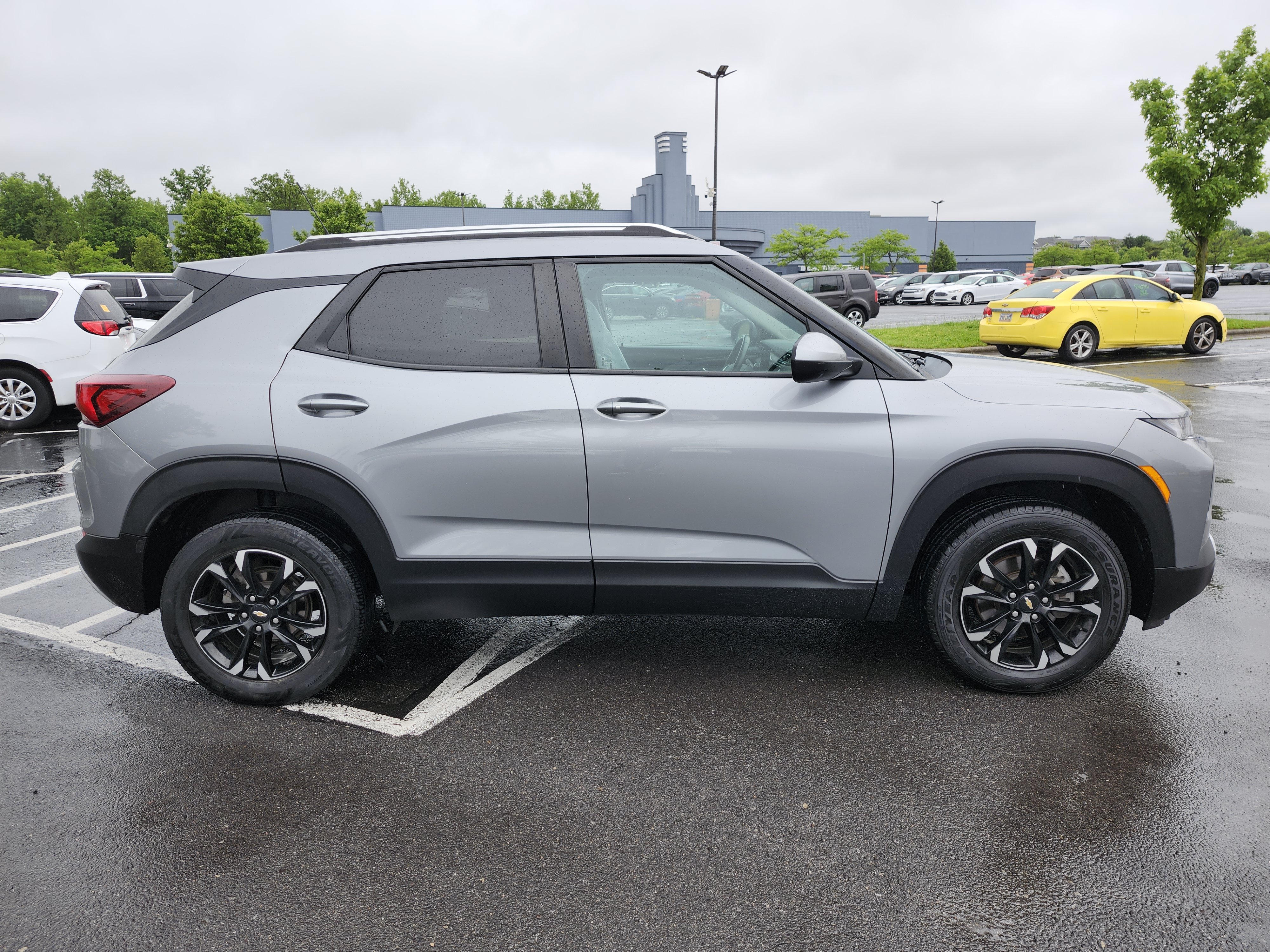 Used 2023 Chevrolet TrailBlazer LT w/ Sun and Liftgate Package AWD/4WD image 18