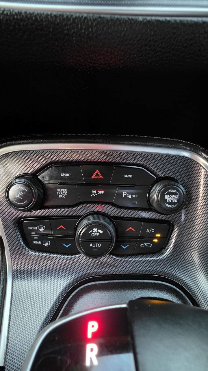 Used 2016 Dodge Challenger R/T Scat Pack w/ Leather Interior Group RWD image 12