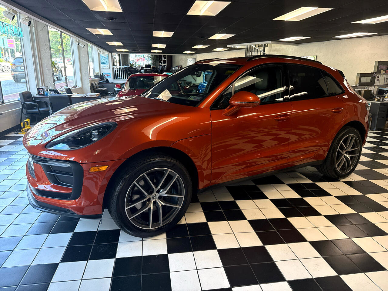 Used 2022 Porsche Macan image 1