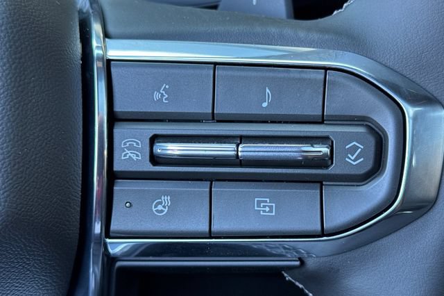 New 2026 GMC Yukon Elevation w/ Elevation Premium Package AWD/4WD image 32