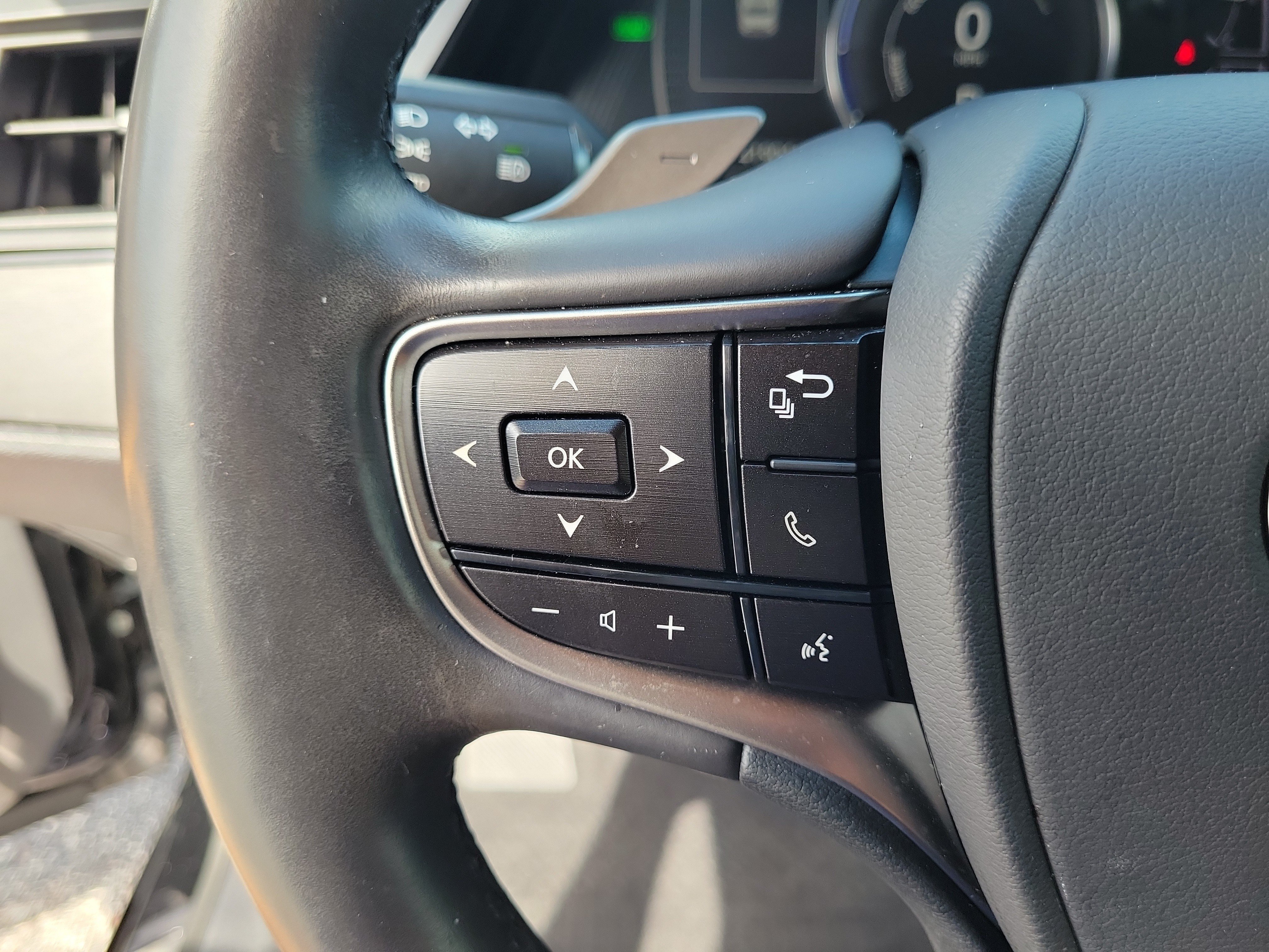 Used 2024 Lexus ES 300h w/ Premium Package FWD image 19