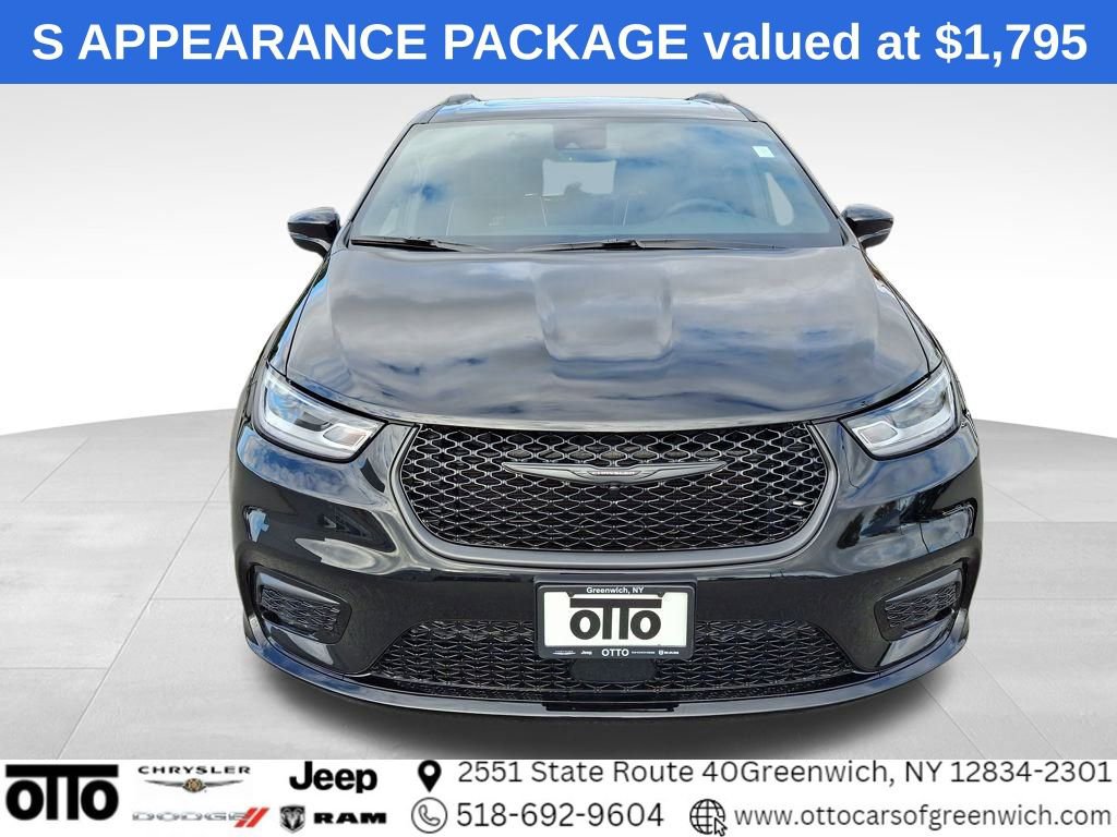 New 2026 Chrysler Pacifica Limited w/ S Appearance Package image 2