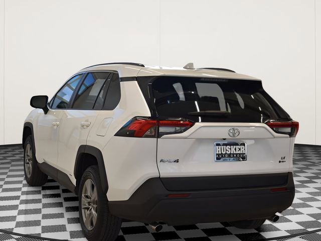 Used 2025 Toyota RAV4 LE AWD/4WD image 4