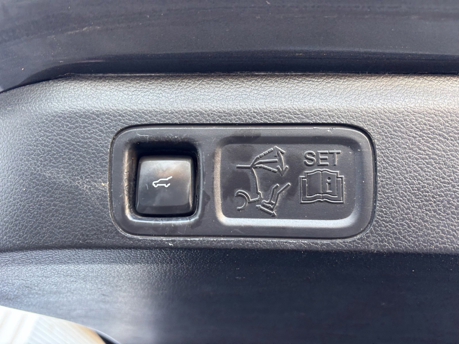 Used 2019 Ford Expedition Limited image 22