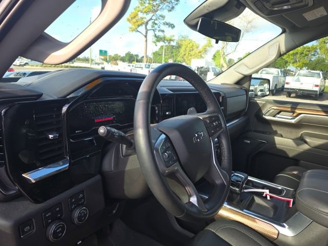 Used 2023 Chevrolet Silverado 1500 LT Trail Boss w/ LT Trail Boss Premium Package image 9