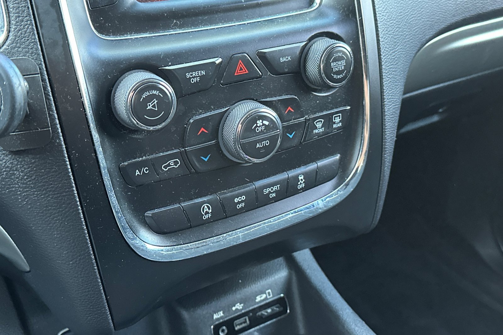 Used 2017 Dodge Durango SXT w/ 3rd Row Seating Group image 28