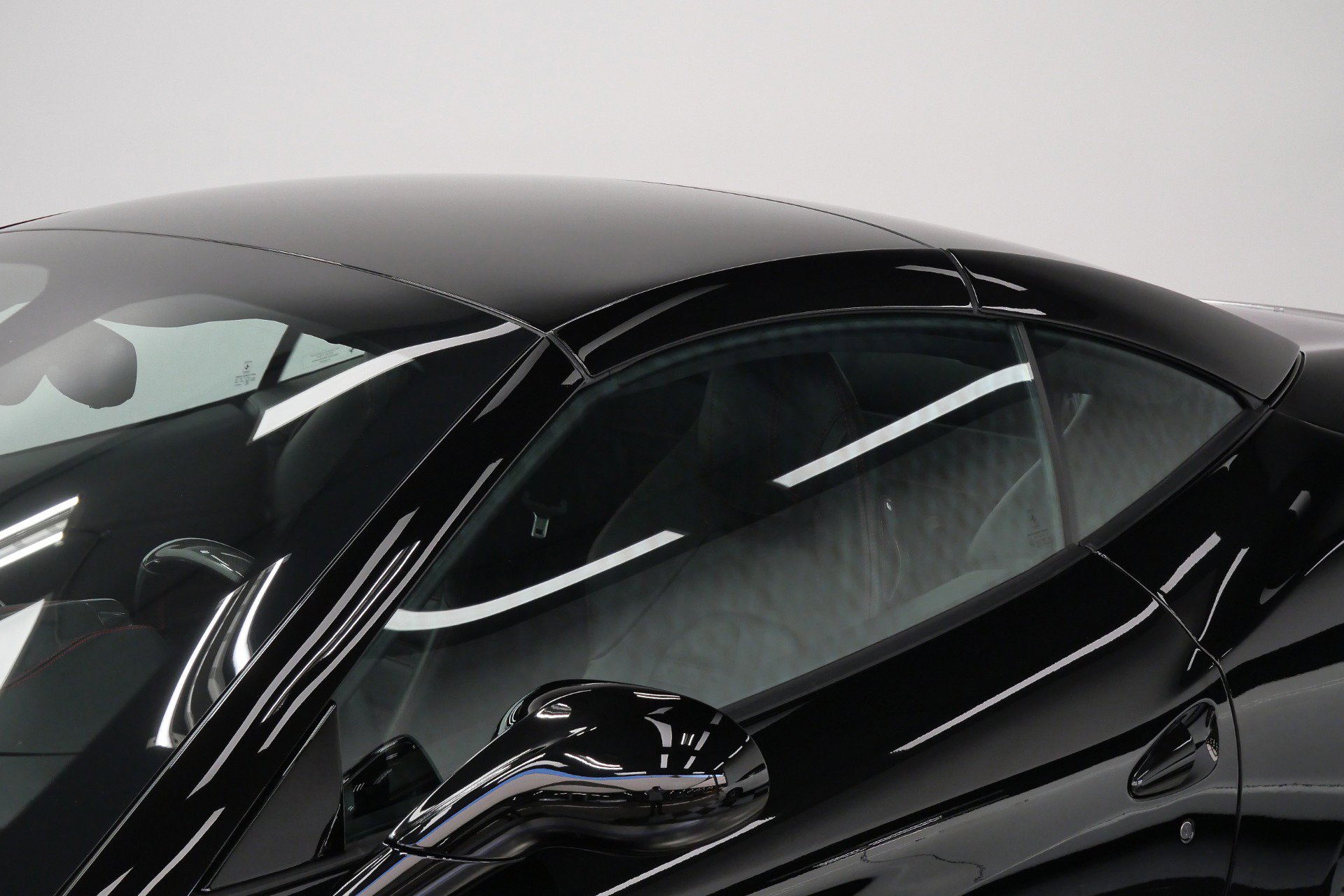 Used 2015 Ferrari California T RWD image 18