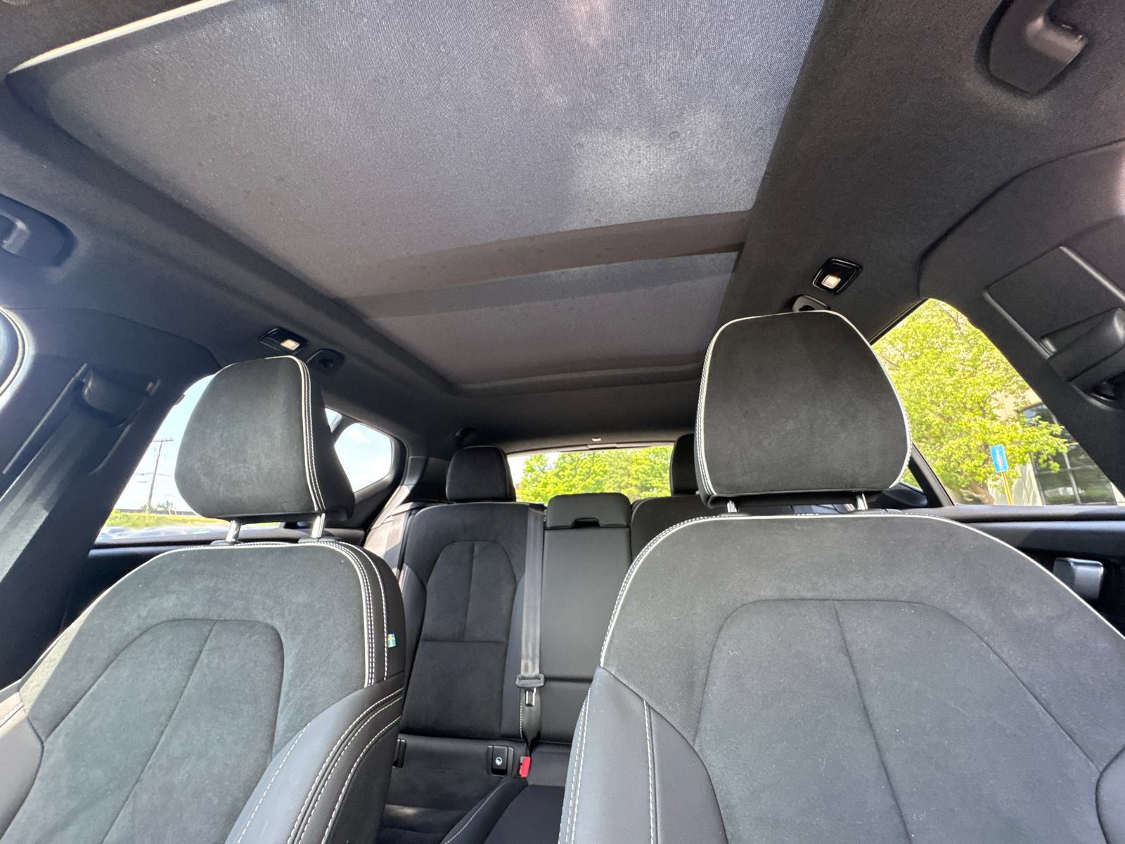 Used 2024 Volvo XC40 B5 Ultimate w/ Protection Package Premier AWD/4WD image 31
