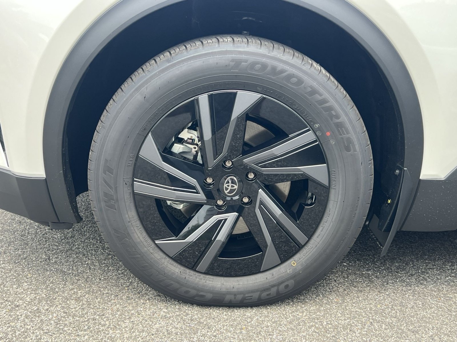 New 2026 Toyota C-HR AWD/4WD image 5
