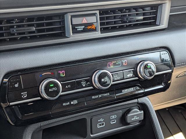 Used 2025 Honda Pilot Touring image 12