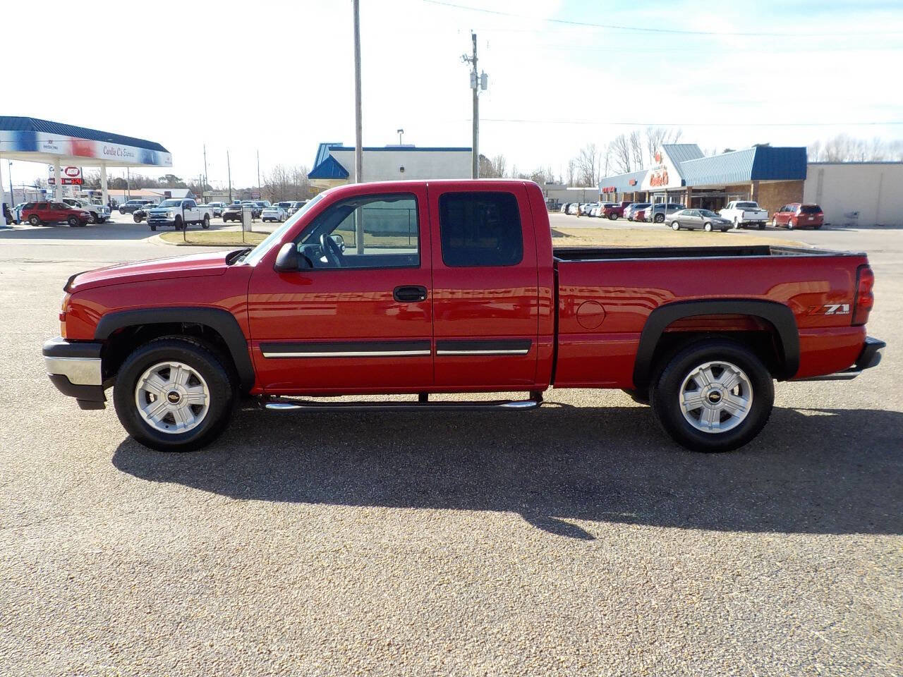 Used 2006 Chevrolet Silverado 1500 LT w/ Light Duty Power Package image 2
