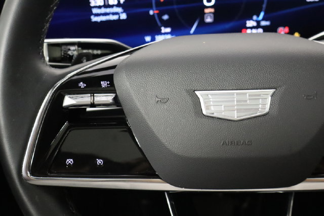 Used 2024 Cadillac Lyriq Tech RWD image 8