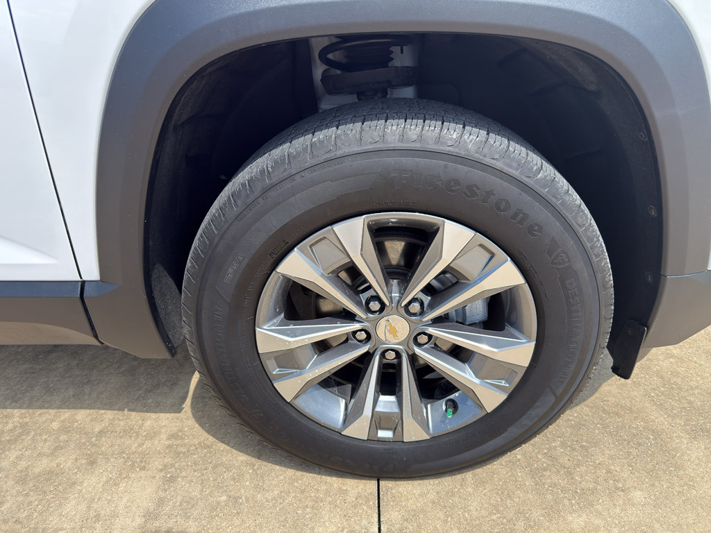 Used 2025 Chevrolet Equinox LT FWD image 11