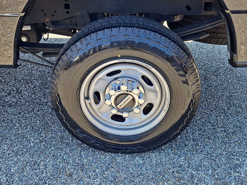 Used 2022 Ford F250 XL w/ Power Equipment Group AWD/4WD image 8