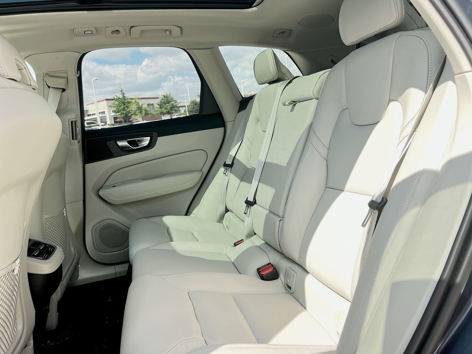 New 2026 Volvo XC60 B5 Ultra w/ Climate Package AWD/4WD image 25
