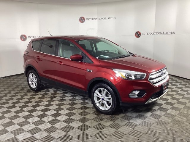 Used 2017 Ford Escape SE w/ SE Cold Weather Package image 3