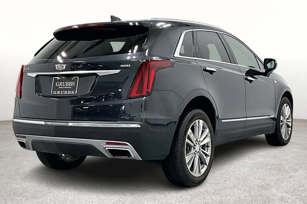 Used 2023 Cadillac XT5 Premium Luxury w/ Technology Package image 2