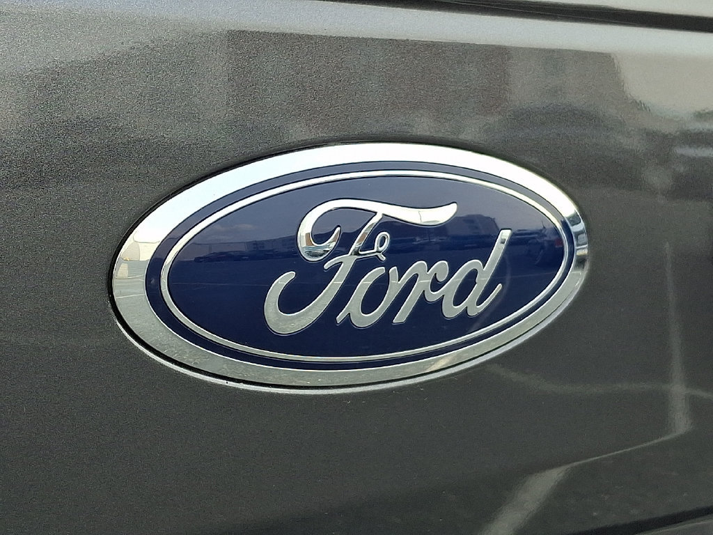 Used 2019 Ford F150 Lariat w/ Equipment Group 502A Luxury AWD/4WD image 30