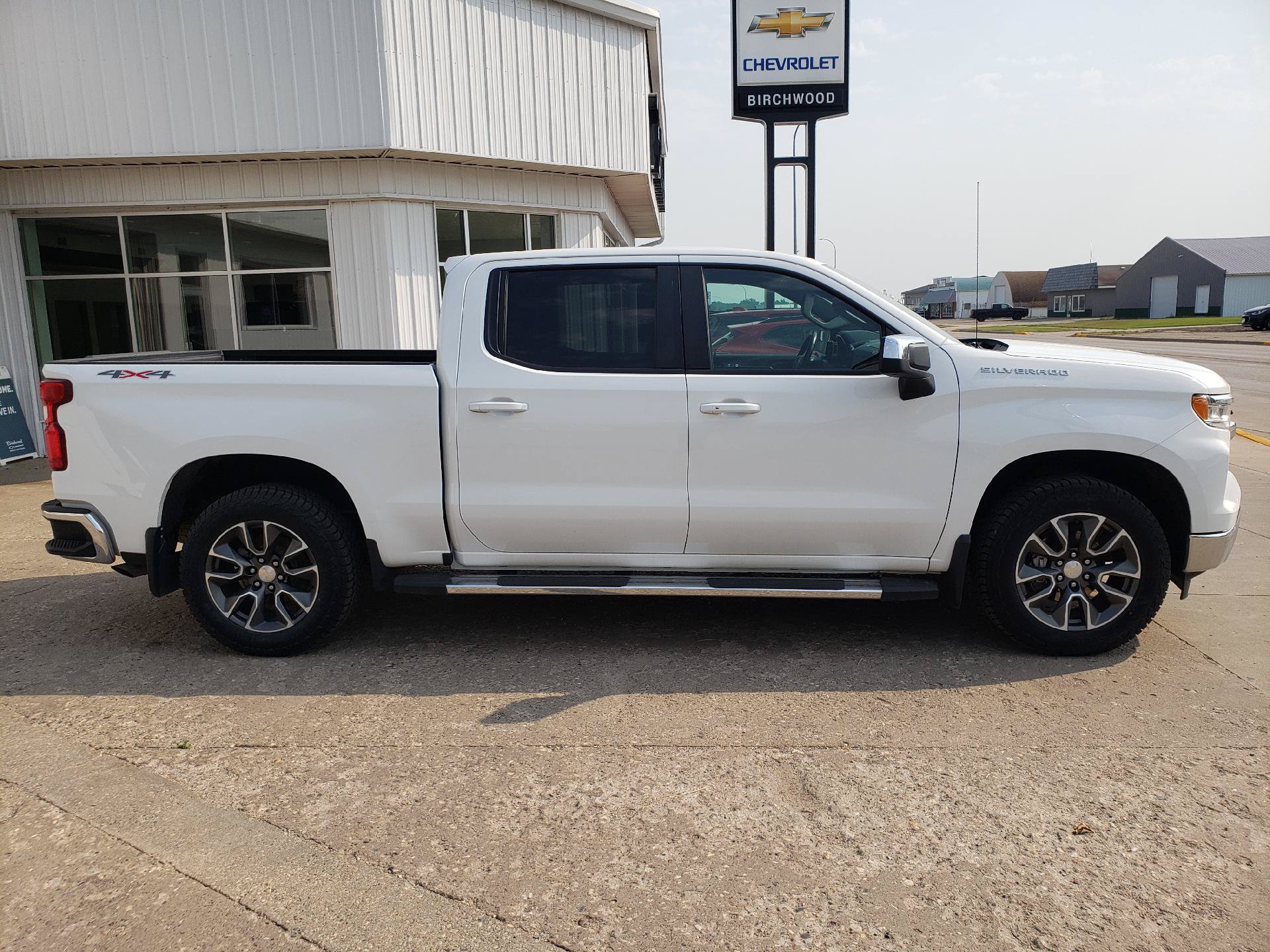 Used 2022 Chevrolet Silverado 1500 LT w/ Protection Package AWD/4WD image 6