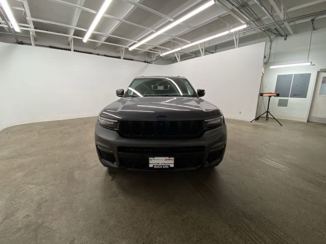 Used 2022 Jeep Grand Cherokee L Limited w/ Luxury Tech Group II AWD/4WD image 9